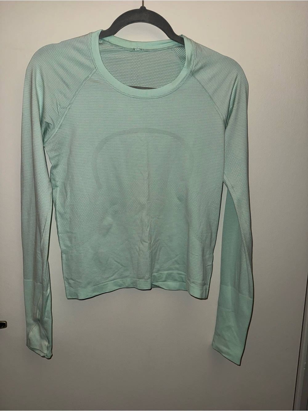 lululemon athletica Lightweight Long-Sleeve Crew in Mint
